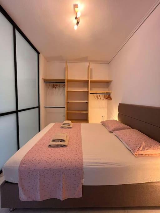 Apartament Carlito's 2 Next To Metro Station